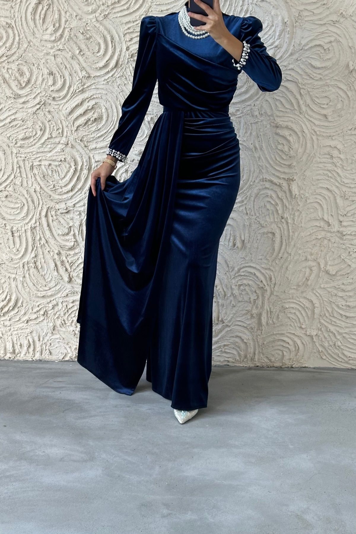 Elegant Velvet Evening Dress Embellished with Pearls 8021