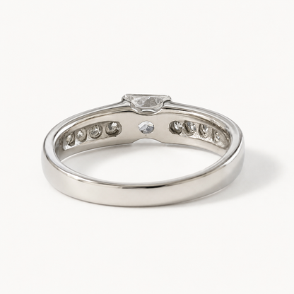 The Nadia Princess Radiance Ring – 925 Sterling Silver & CZ Stones
