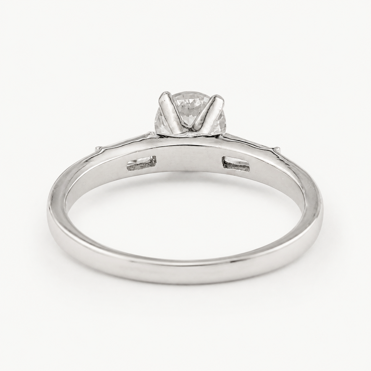 The Layla Classic Round Ring – 925 Sterling Silver