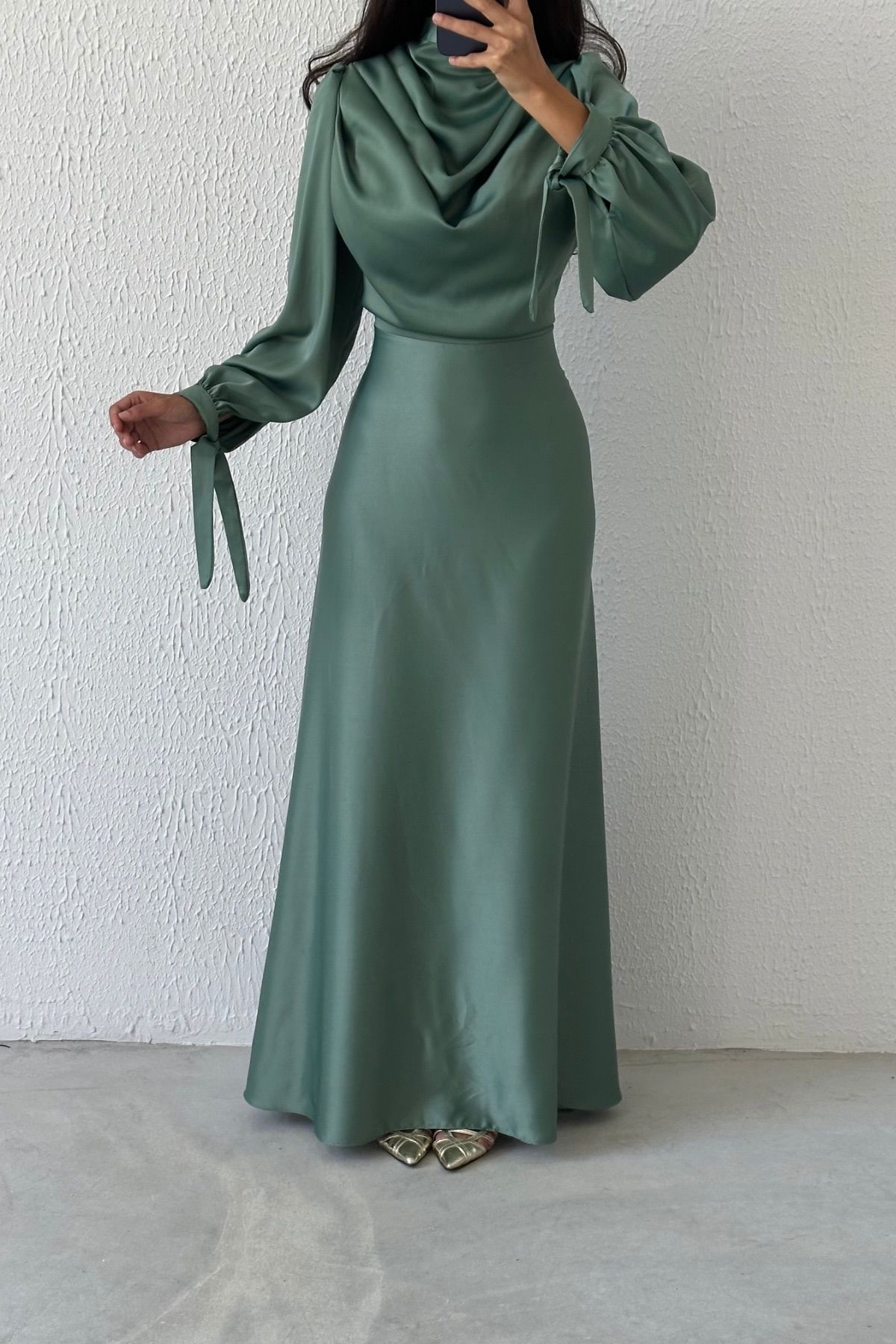 Flowing Flowing Satin Fabric Modest Evening Dress 6119