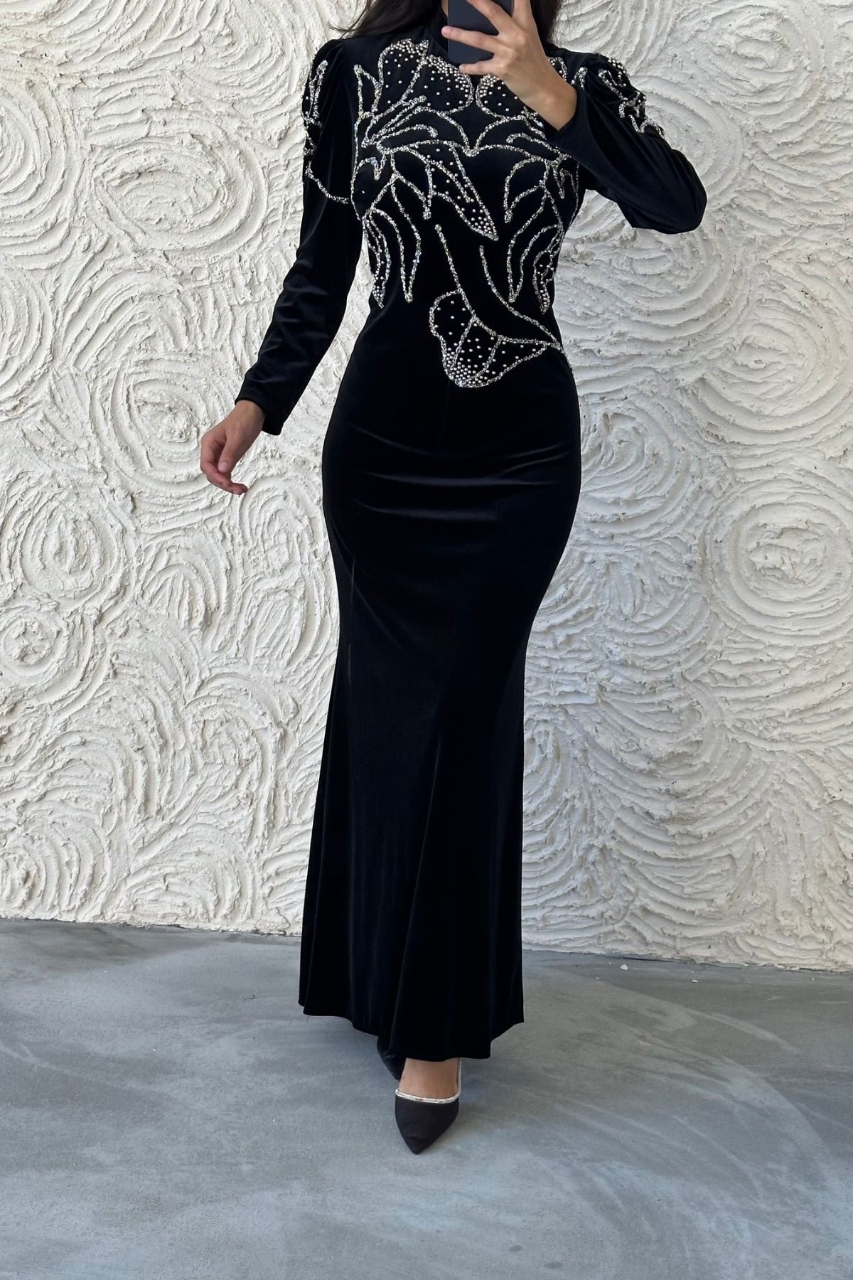Fine Stone Embroidered Velvet Evening Dress 8023