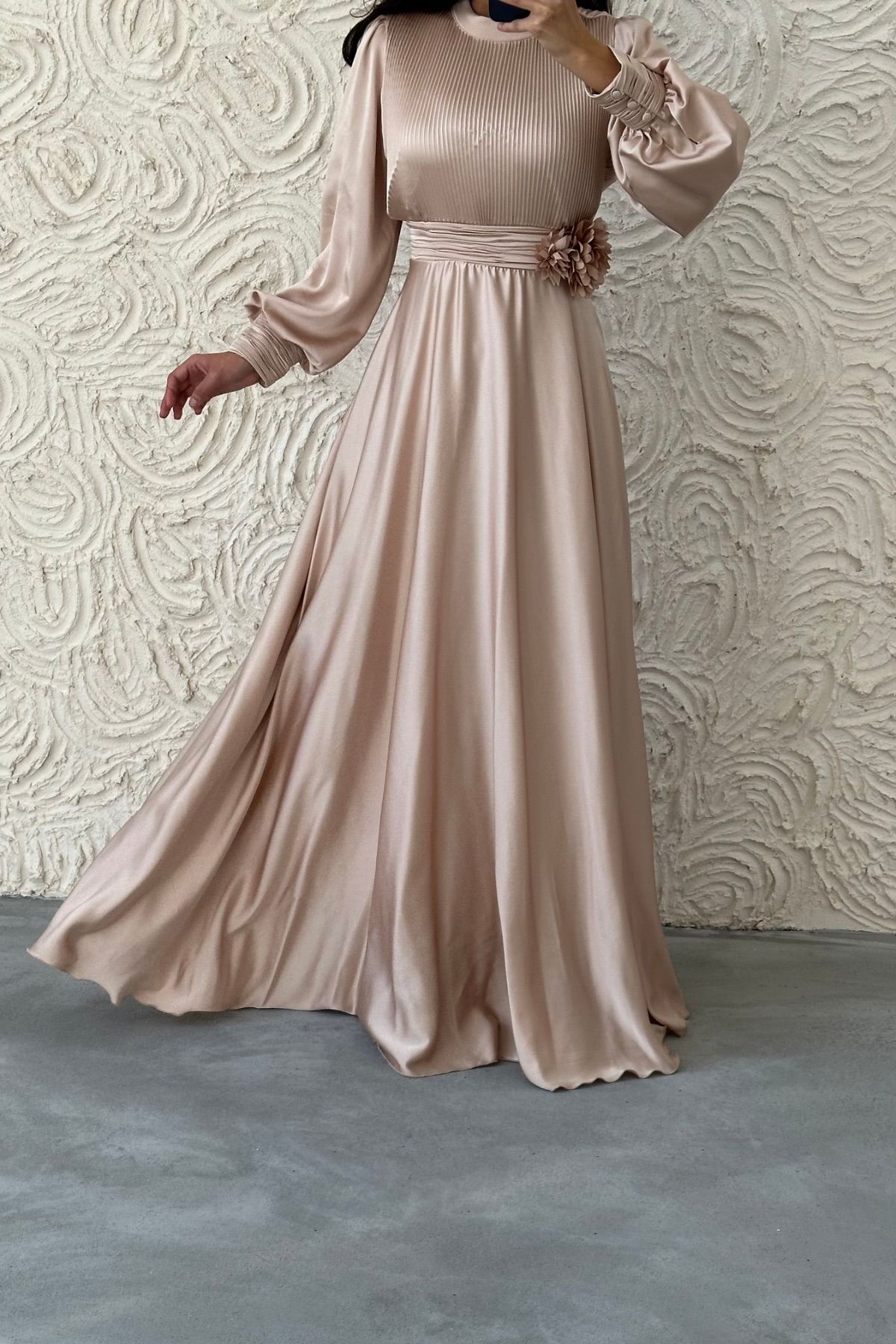 Flower Detailed Pleated Satin Evening Dress 4908