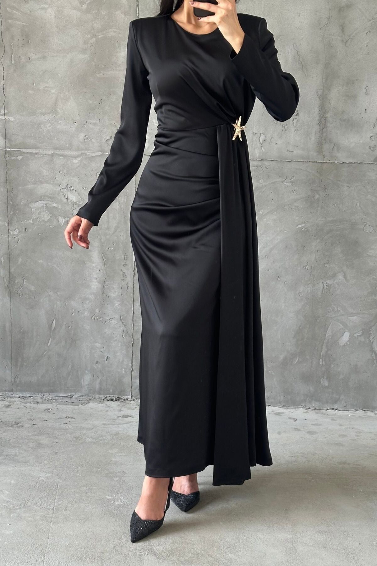 The Amara Sculpted Gown