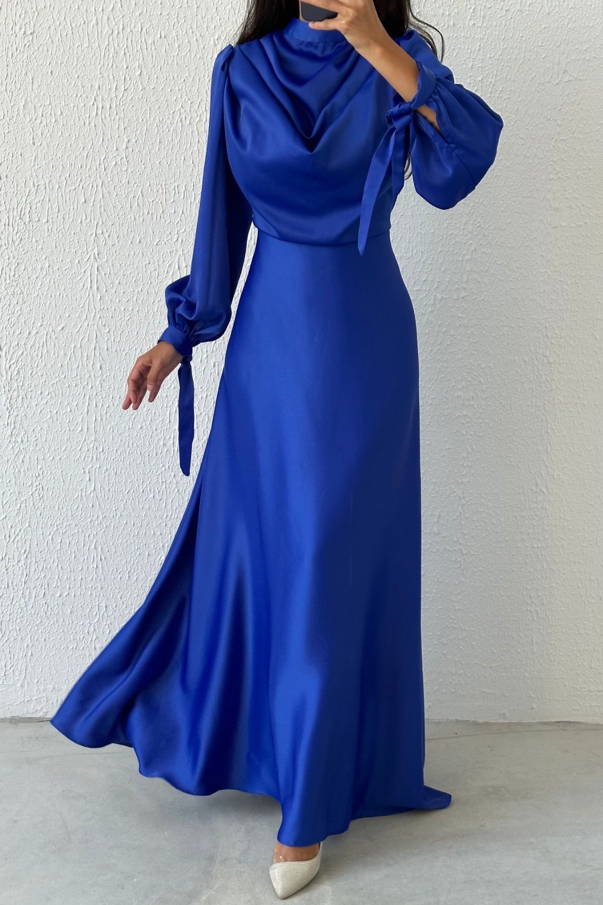 Flowing Flowing Satin Fabric Modest Evening Dress 6119